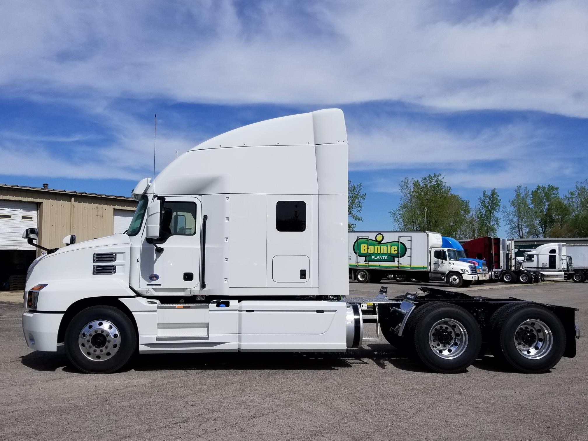2024 MACK ANTHEM 64T - image 2 of 6