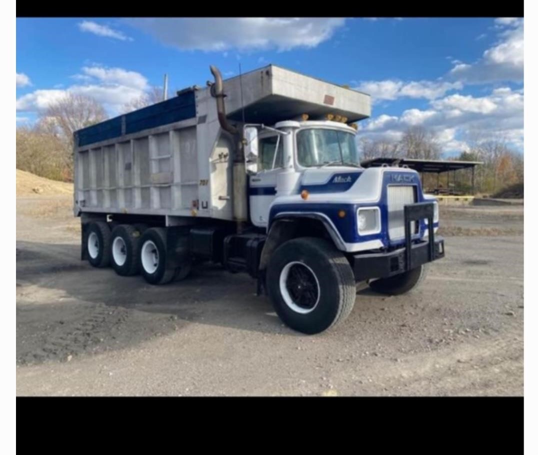 1970 MACK DM400 - image 2 of 6