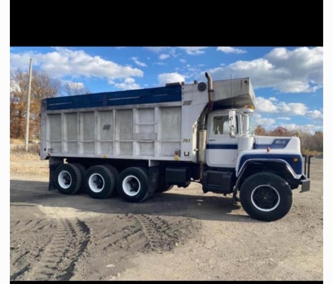 1970 MACK DM400 - image 4 of 6
