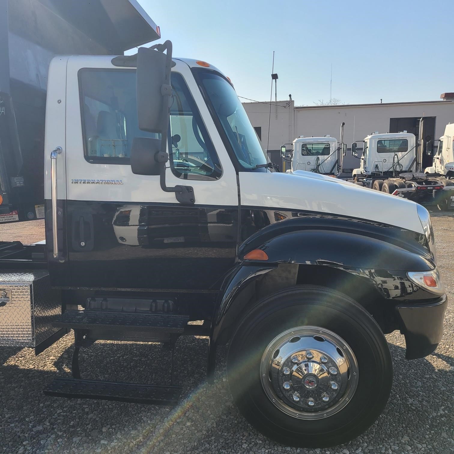 2006 INTERNATIONAL DURASTAR 4300 - image 4 of 6