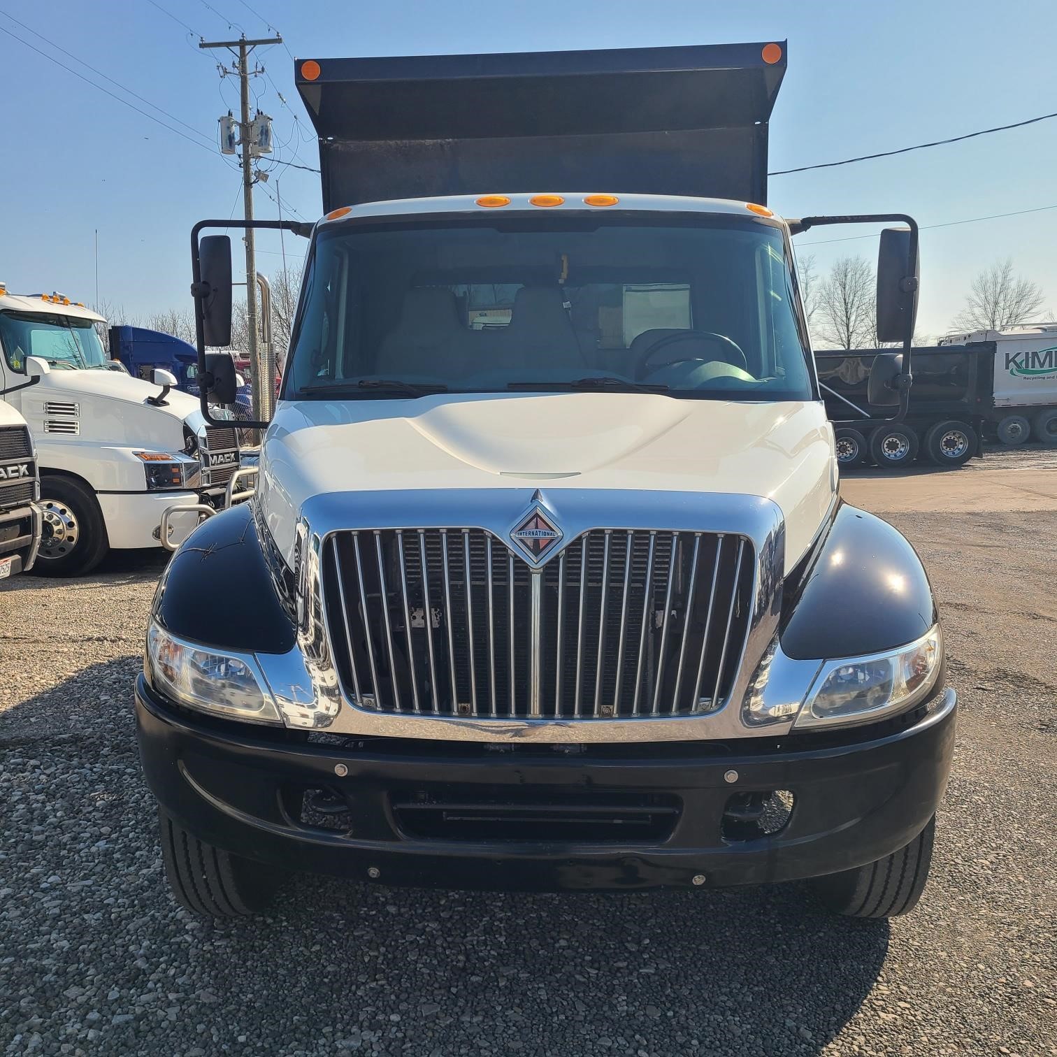 2006 INTERNATIONAL DURASTAR 4300 - image 3 of 6