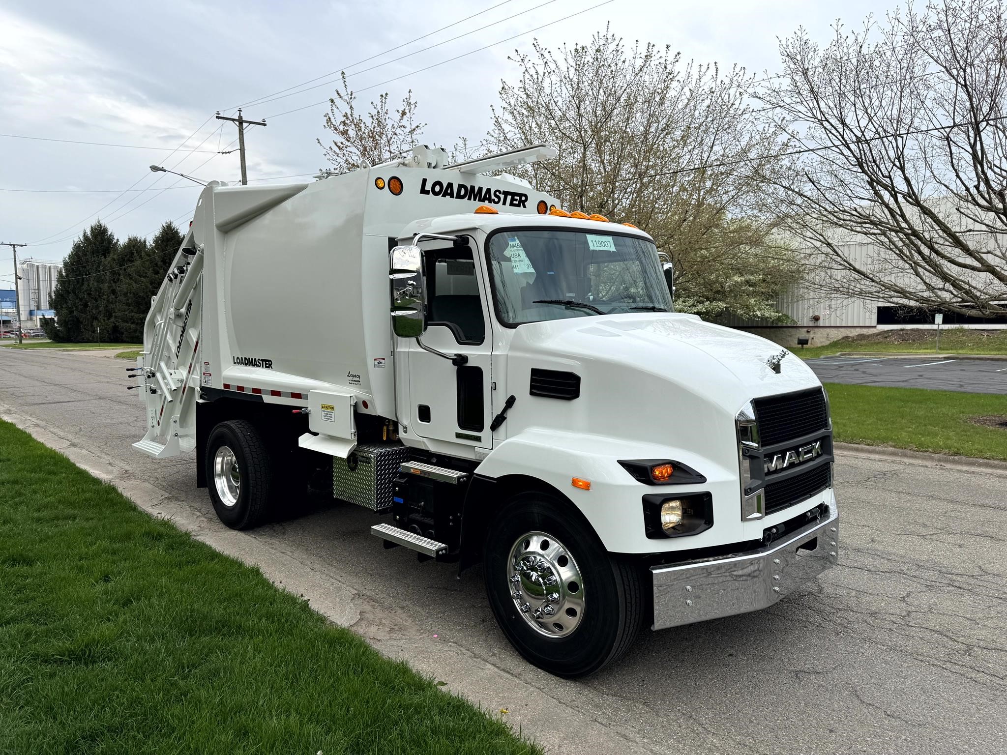 2024 MACK MD6 - image 1 of 6
