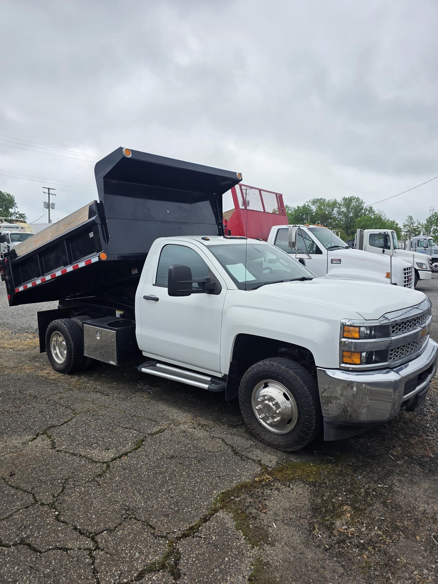 2019 CHEVROLET 3500 - image 1 of 6