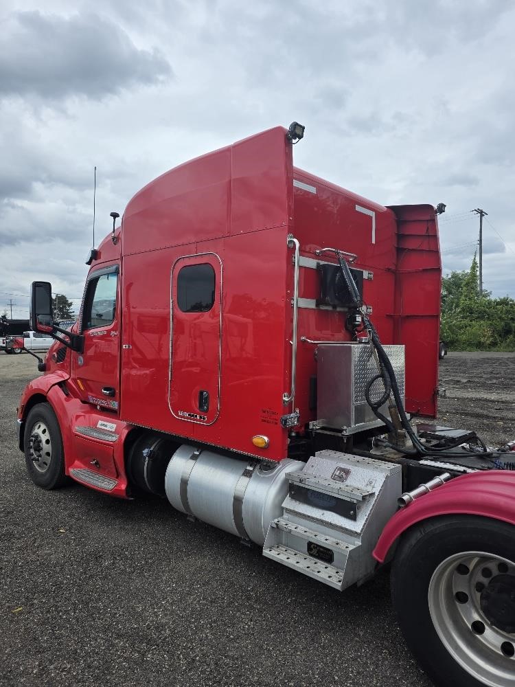2016 PETERBILT 579 - image 4 of 6