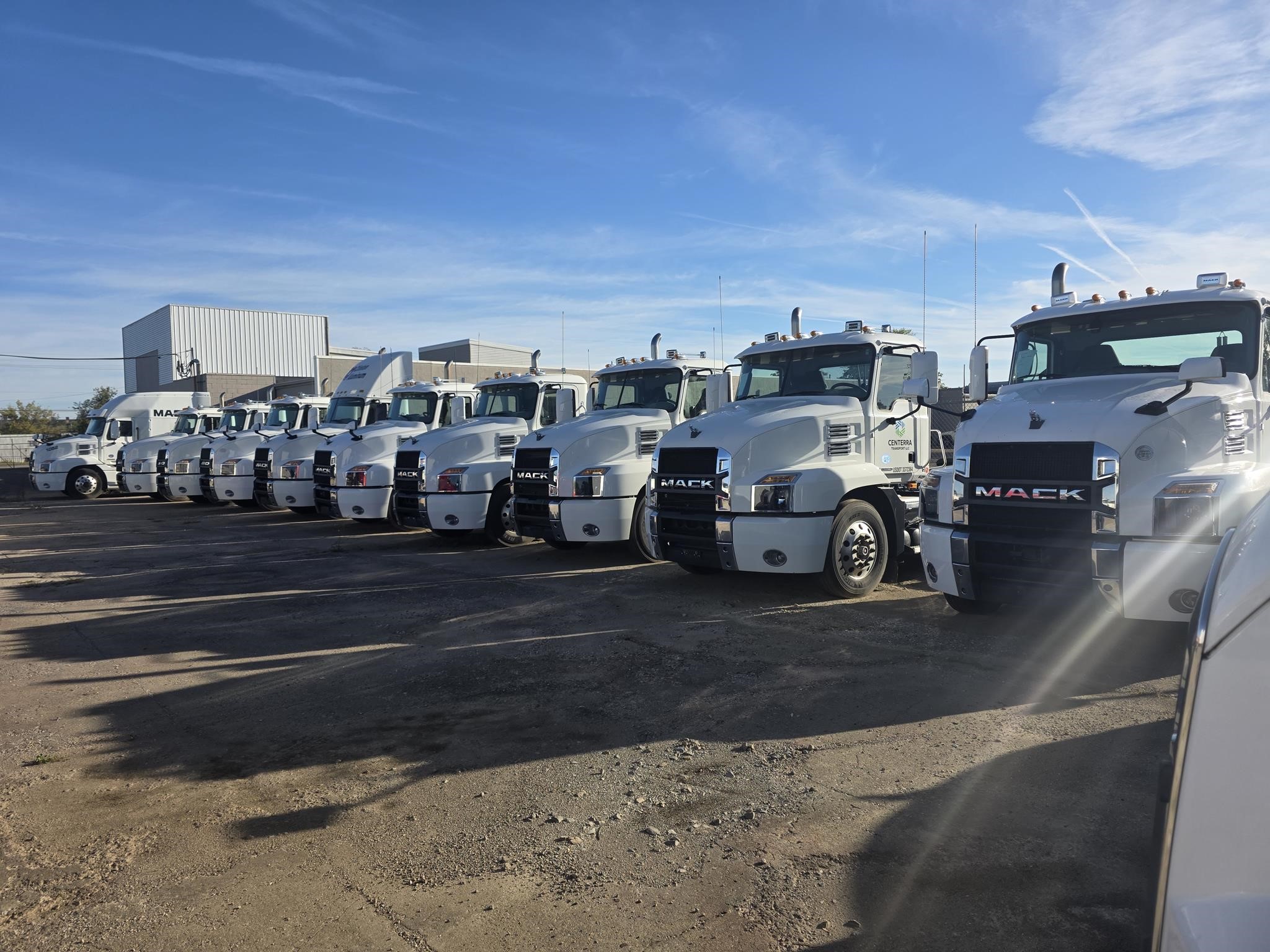 2020 MACK ANTHEM 64T - image 2 of 6