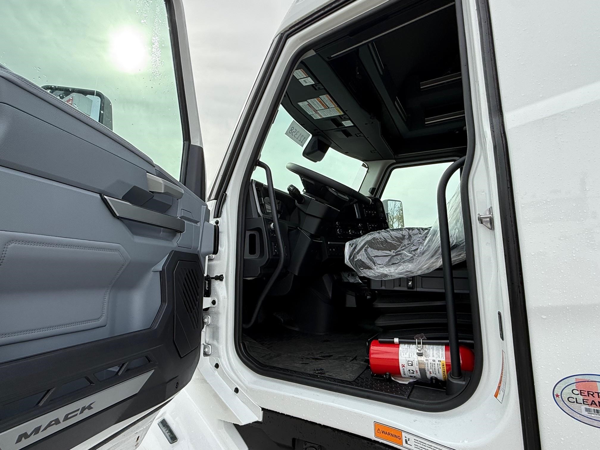 2026 MACK PIONEER 64T 10015364556 2026 MACK PIONEER 64T 10015364556