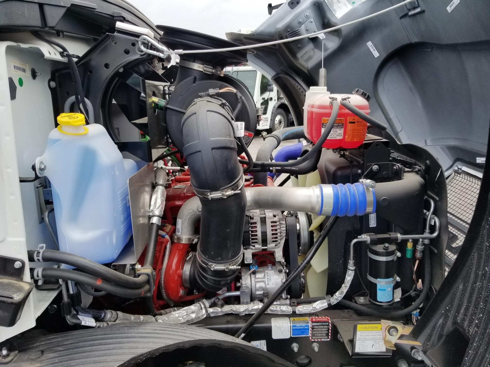 2025 MACK MD6 9006598572 2025 MACK MD6 9006598572