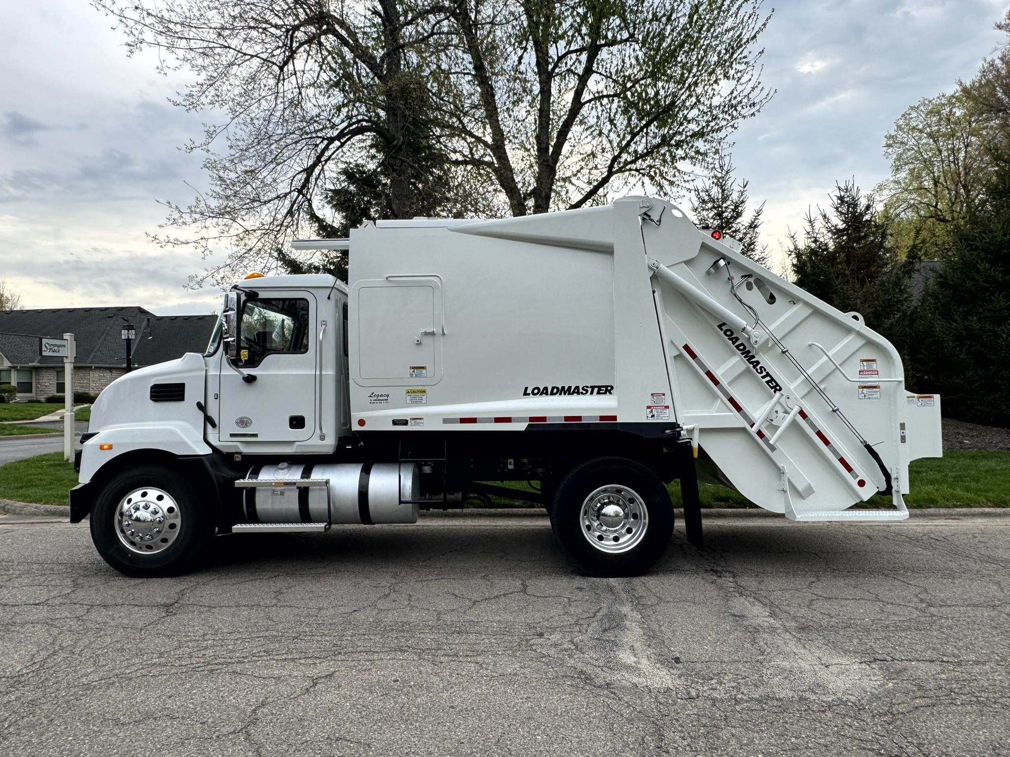 2025 MACK MD6 - image 4 of 6