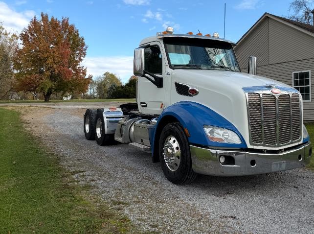 2016 PETERBILT 579 10024606104 2016 PETERBILT 579 10024606104