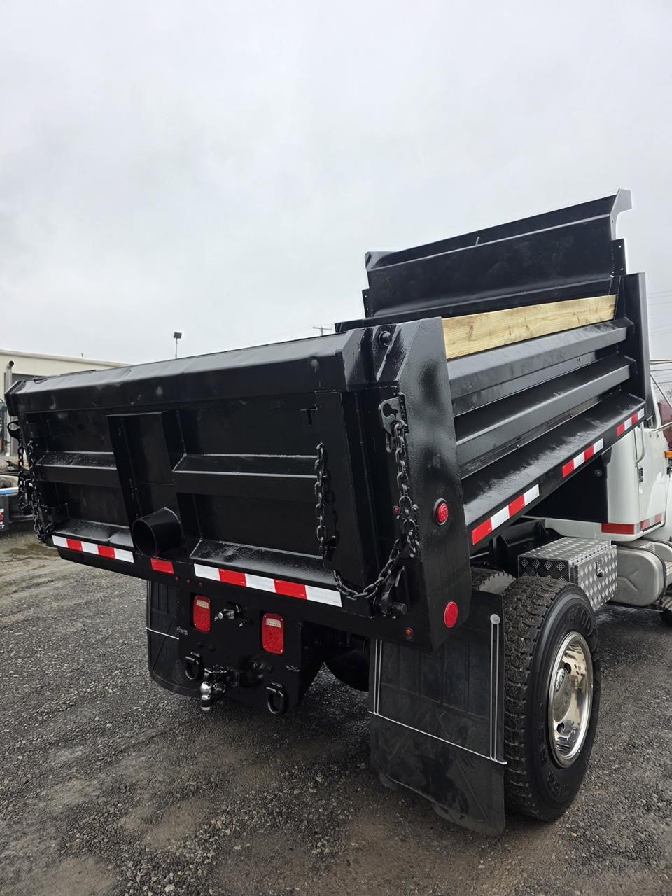 2002 INTERNATIONAL 4900 - image 3 of 6