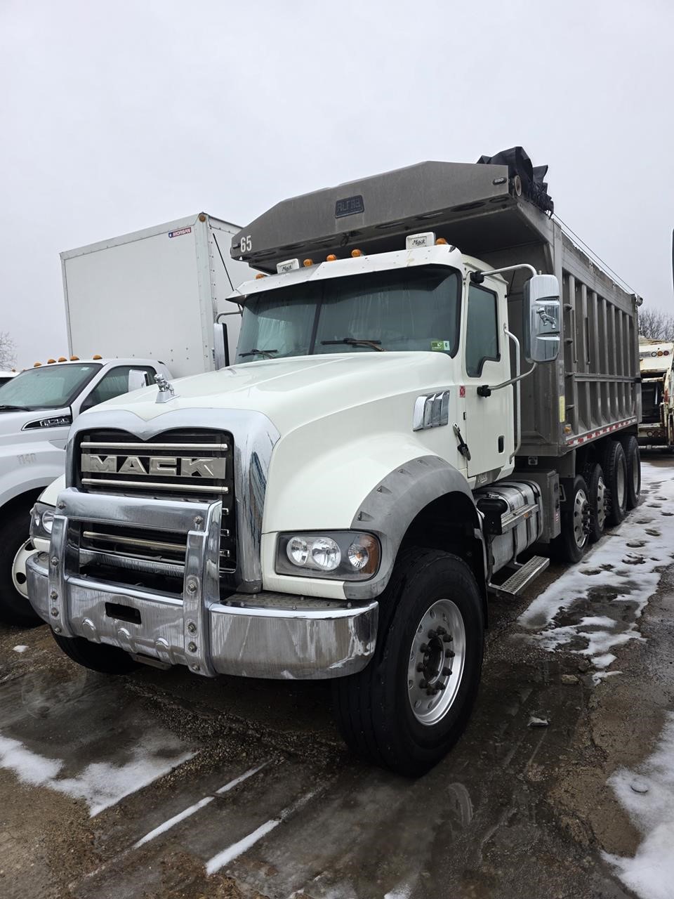 2015 MACK GRANITE GU713 2015 MACK GRANITE GU713 - image 1 of 6
