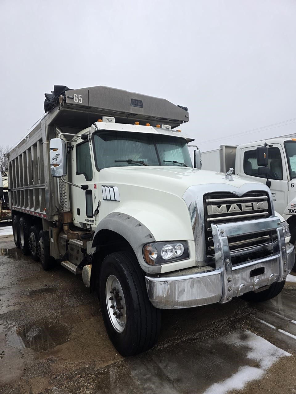 2015 MACK GRANITE GU713 2015 MACK GRANITE GU713 - image 2 of 6