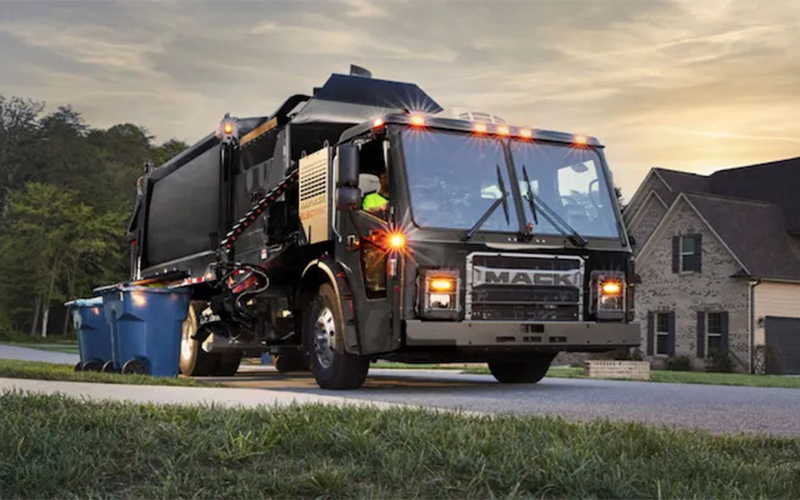 Mack Trucks LR Electric Mack Trucks LR Electric - image 4 of 5