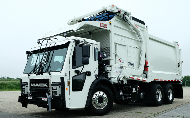Mack Trucks LR Series (Low-Entry Refuse) Mack Trucks LR Series (Low-Entry Refuse) - image 4 of 4