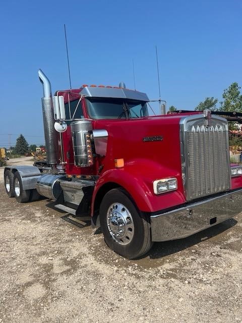 2007 Kenworth W900 - image 2