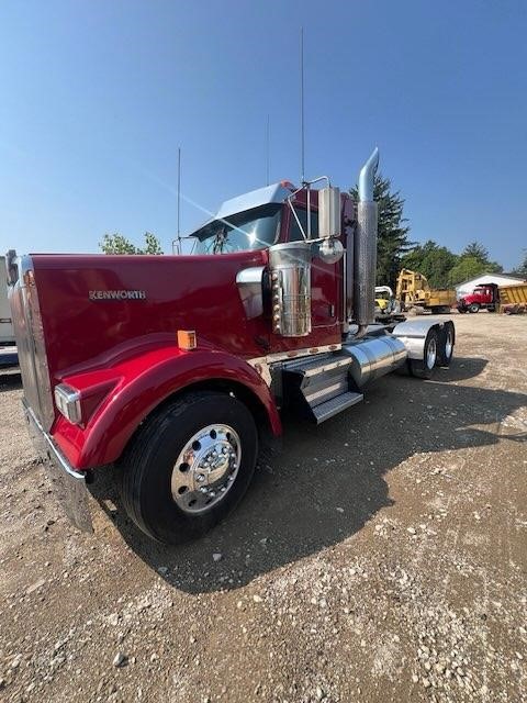 2007 Kenworth W900 - image 3