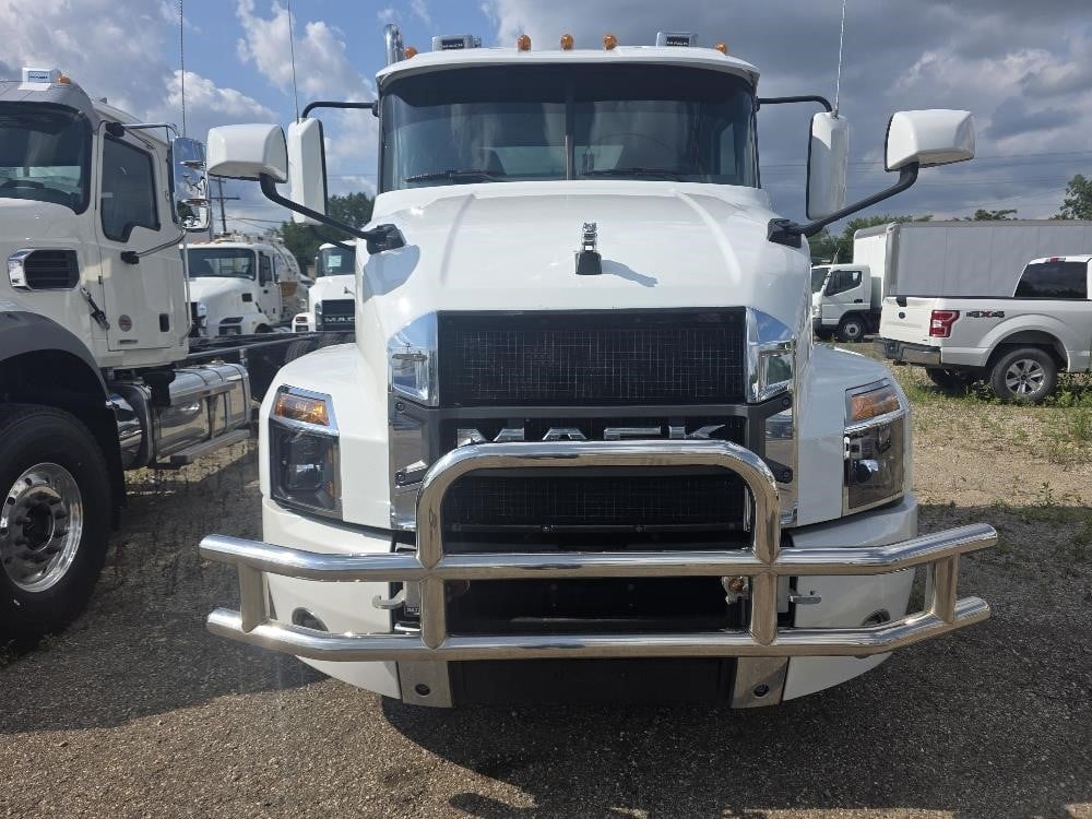 2023 MACK ANTHEM 64T 2023 MACK ANTHEM 64T - image 3 of 6