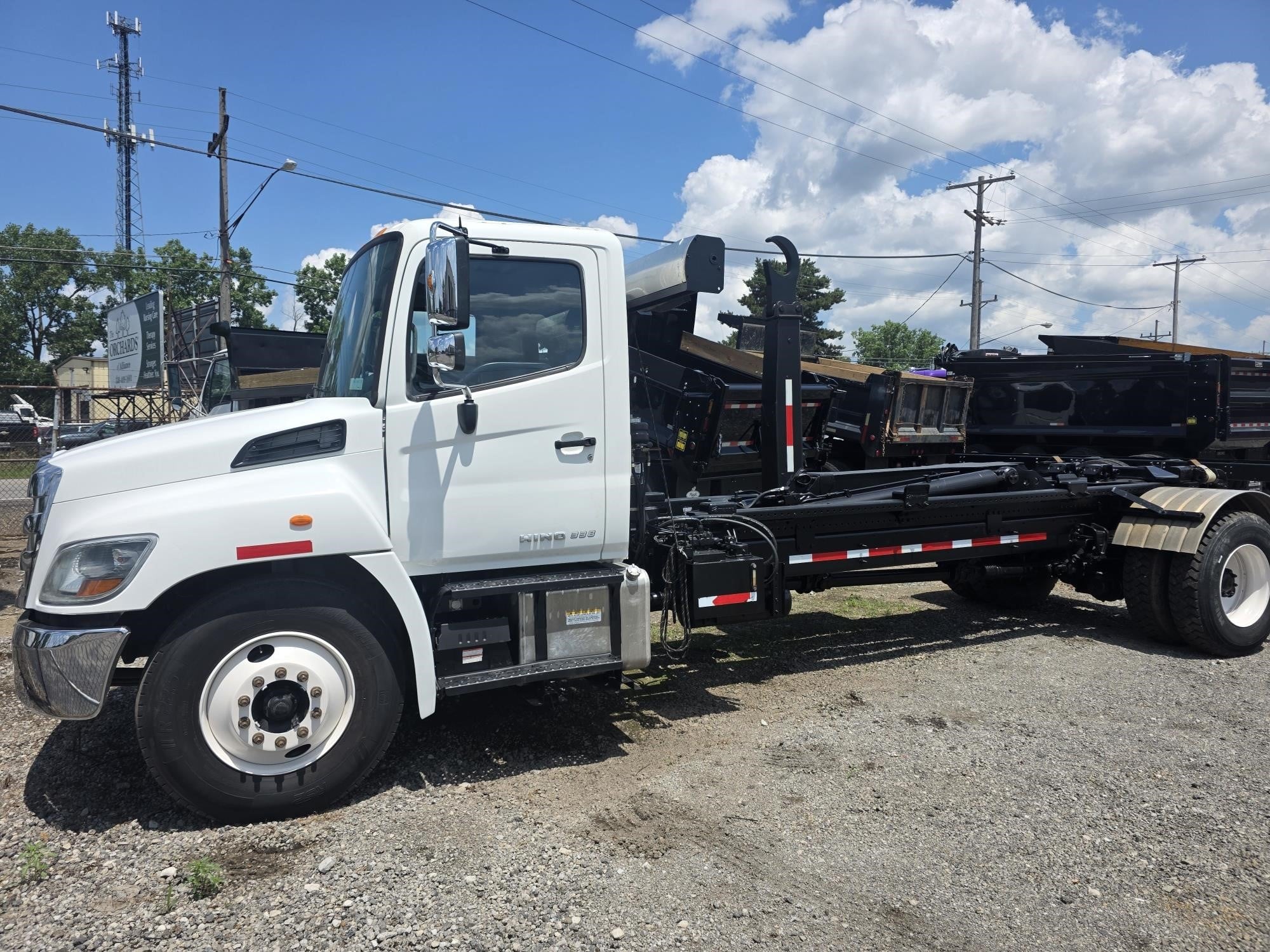 2018 HINO 338 2018 HINO 338 - image 1 of 6