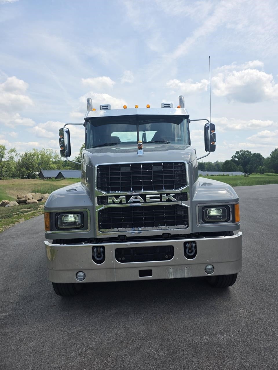 2020 MACK PINNACLE 64T 2020 MACK PINNACLE 64T - image 3 of 6
