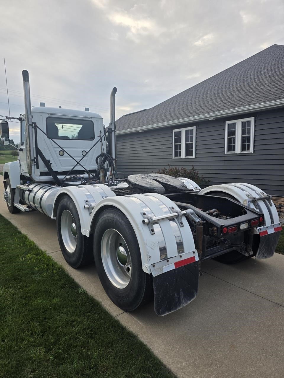 2021 MACK PINNACLE 64T 2021 MACK PINNACLE 64T - image 3 of 6