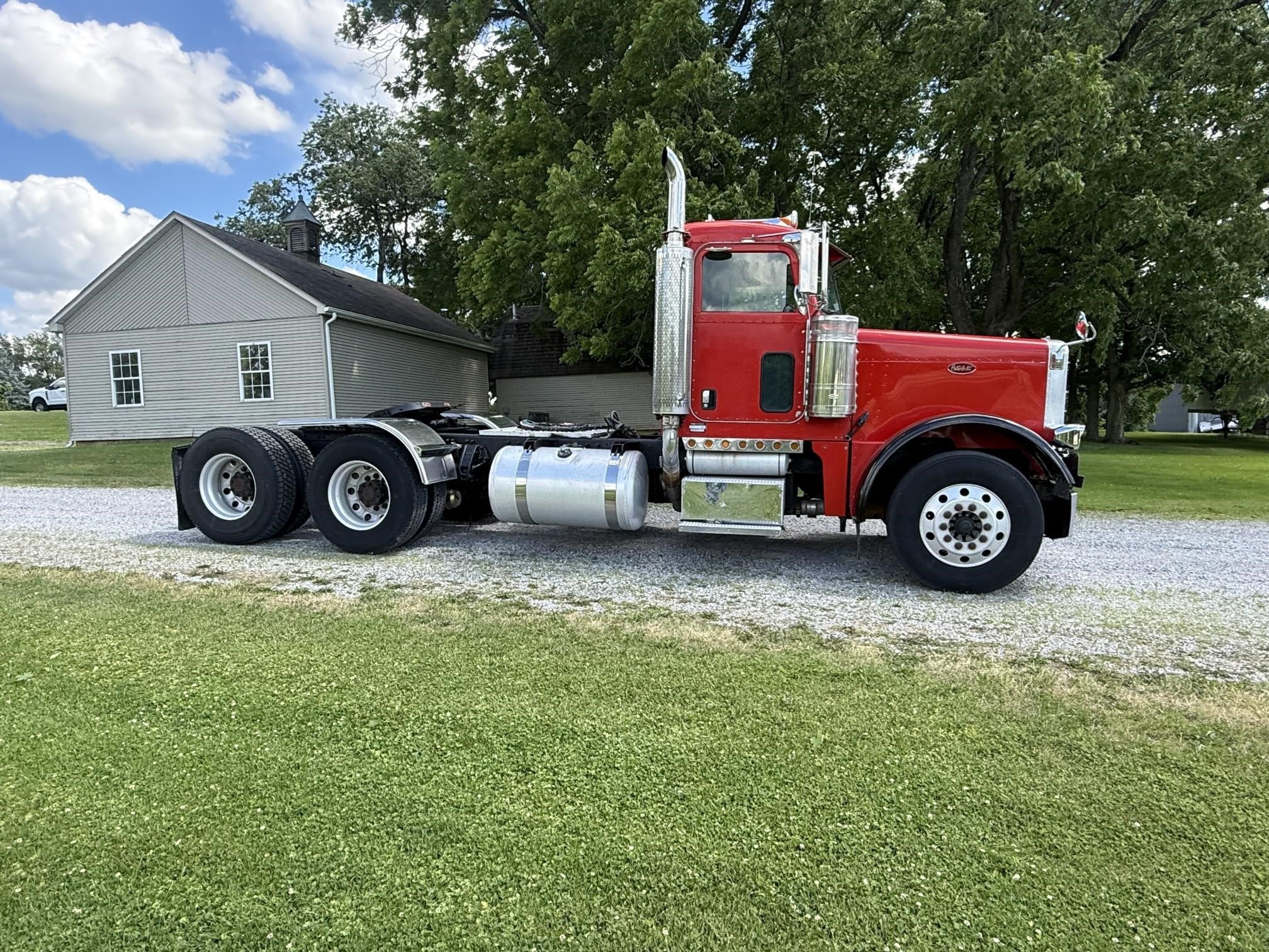 2005 PETERBILT 379 2005 PETERBILT 379 - image 4 of 6