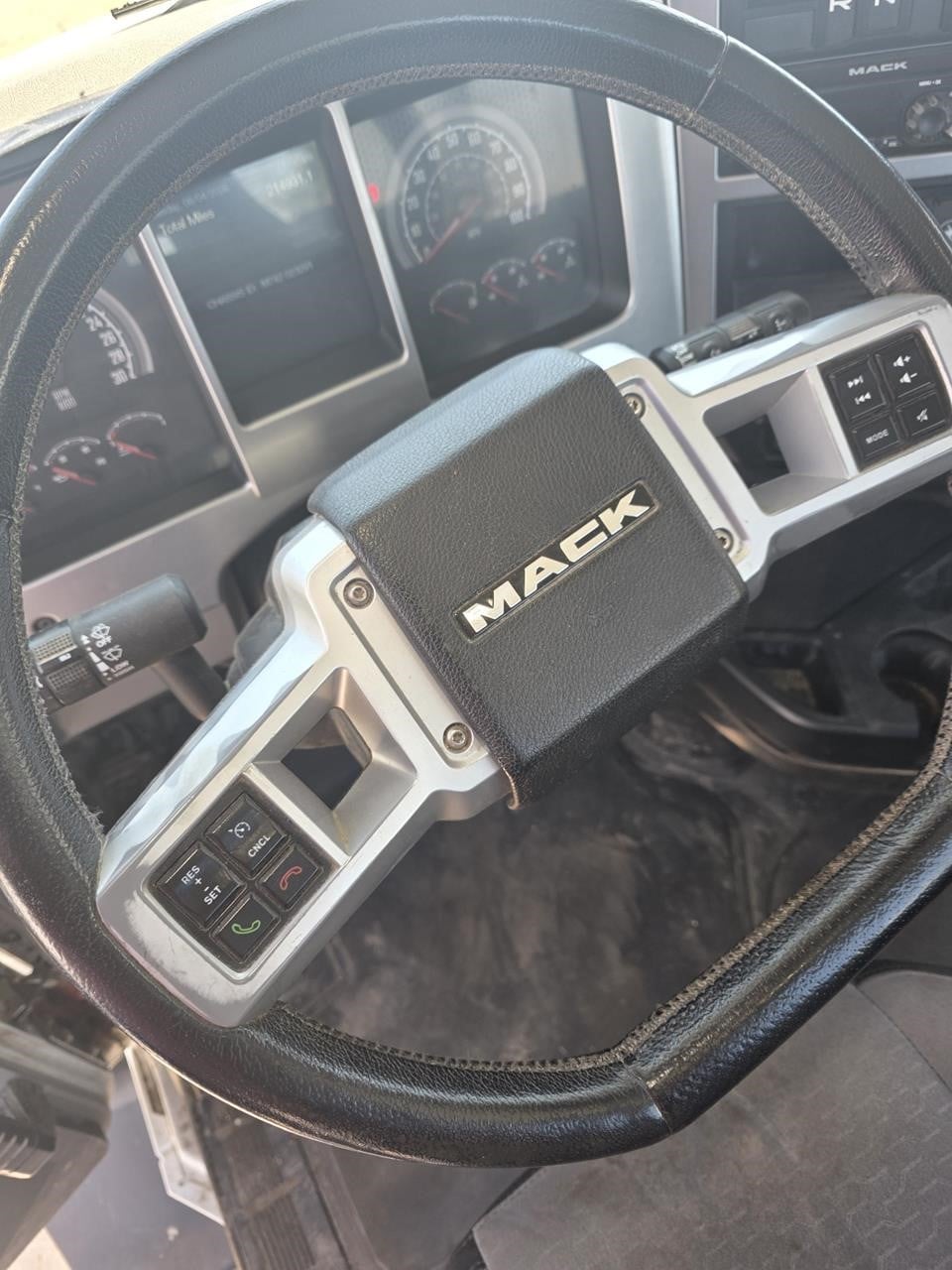 2022 MACK ANTHEM 64T 11037699728 2022 MACK ANTHEM 64T 11037699728