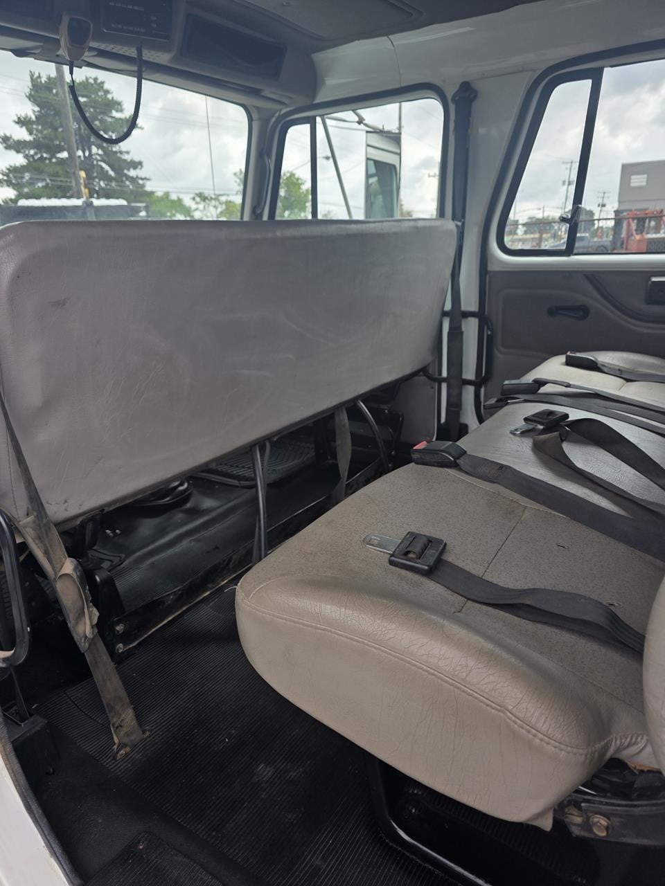 2001 INTERNATIONAL 4700 11039954320 2001 INTERNATIONAL 4700 11039954320