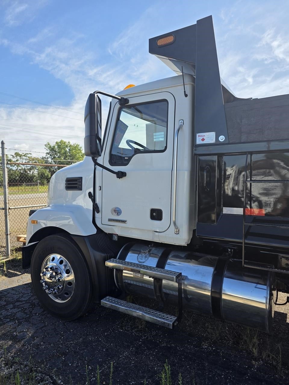 2022 MACK MD7 2022 MACK MD7 - image 5 of 6