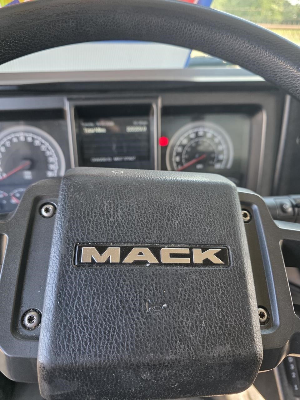 2022 MACK MD7 11041449255 2022 MACK MD7 11041449255