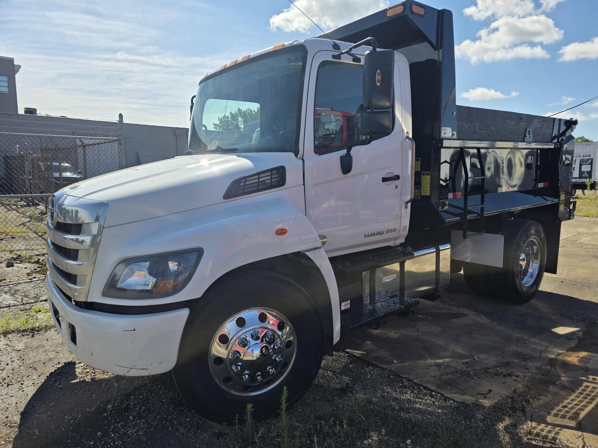 2020 HINO 338 2020 HINO 338 - image 2 of 6