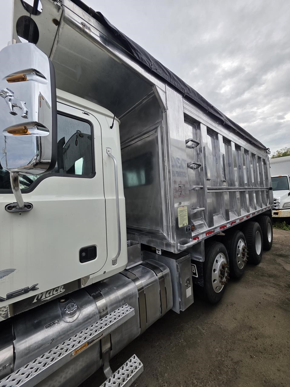 2016 MACK GRANITE GU713 2016 MACK GRANITE GU713 - image 3 of 6