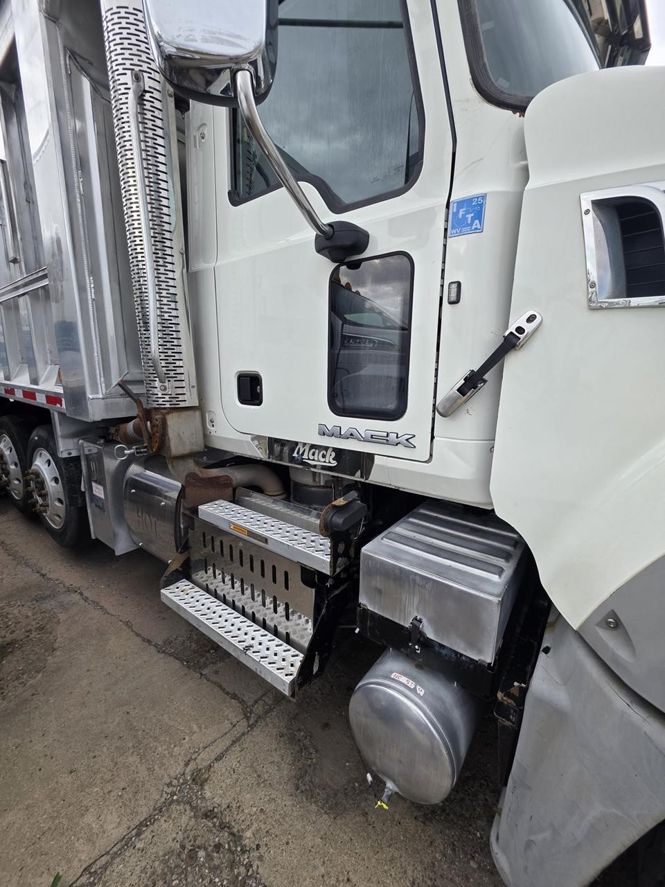 2016 MACK GRANITE GU713 2016 MACK GRANITE GU713 - image 4 of 6