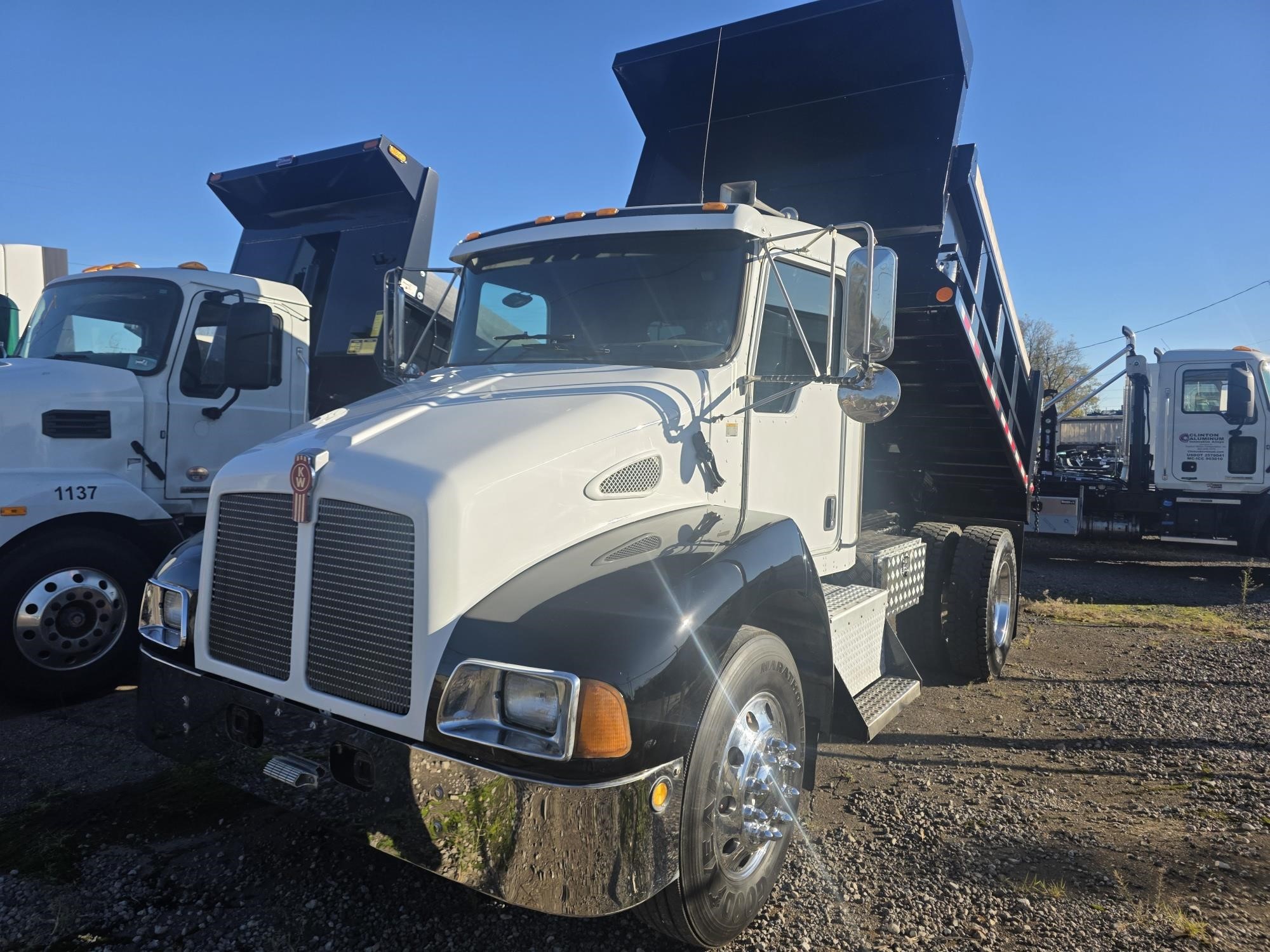 2003 KENWORTH T300 11051534694 2003 KENWORTH T300 11051534694
