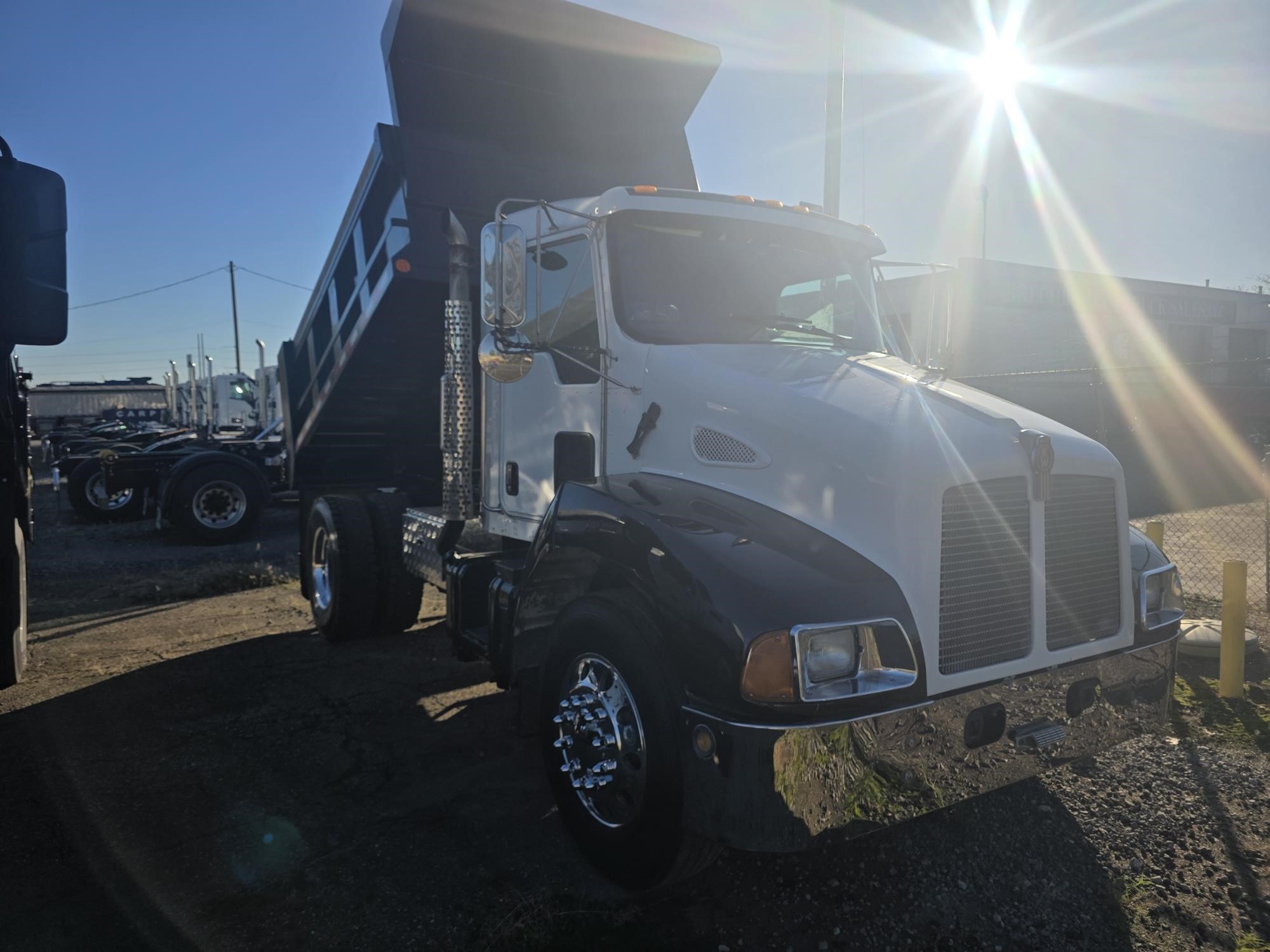 2003 KENWORTH T300 11051534698 2003 KENWORTH T300 11051534698