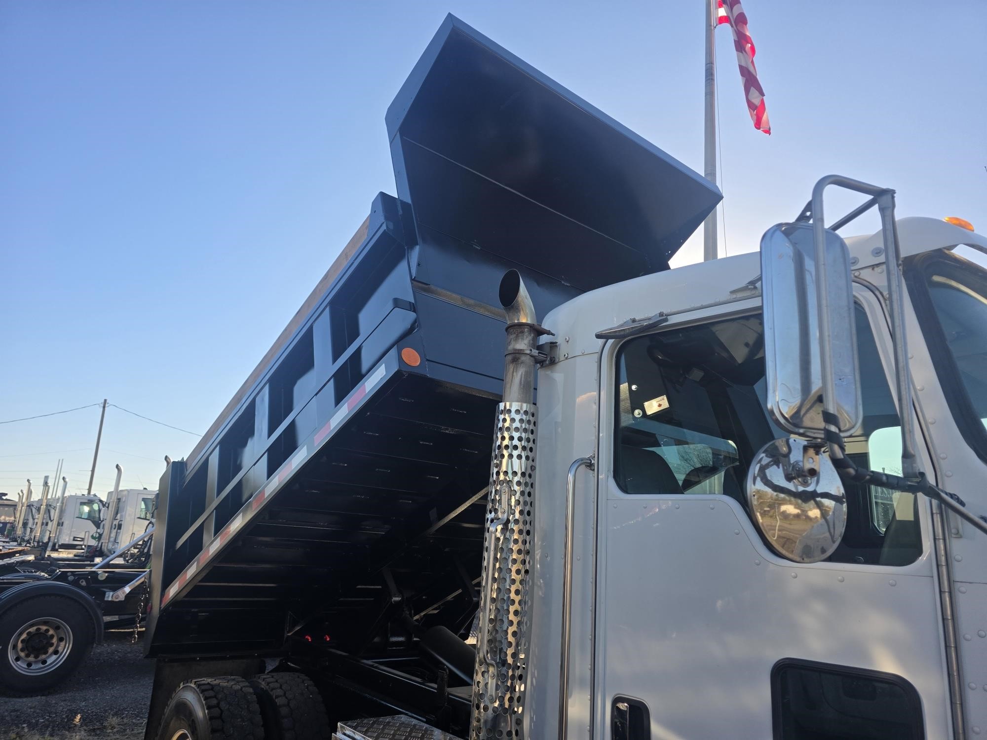 2003 KENWORTH T300 11051534701 2003 KENWORTH T300 11051534701