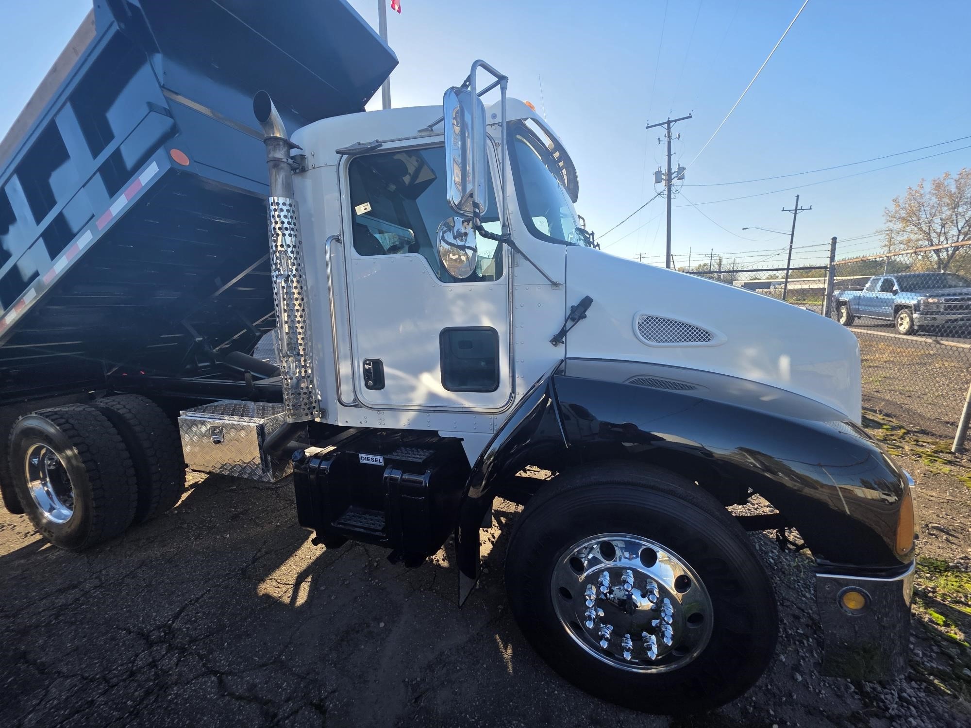 2003 KENWORTH T300 11051534703 2003 KENWORTH T300 11051534703