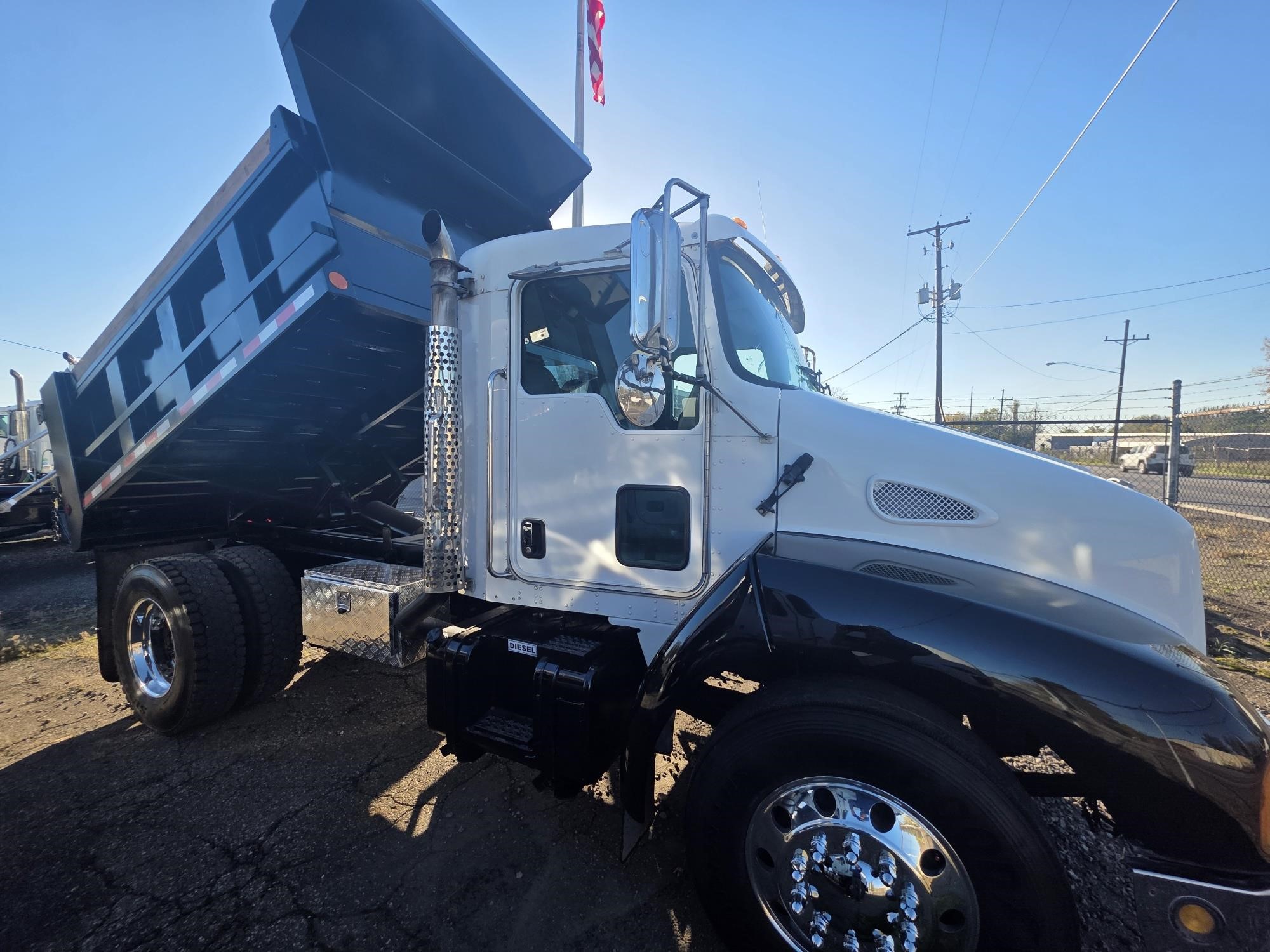 2003 KENWORTH T300 11051534711 2003 KENWORTH T300 11051534711