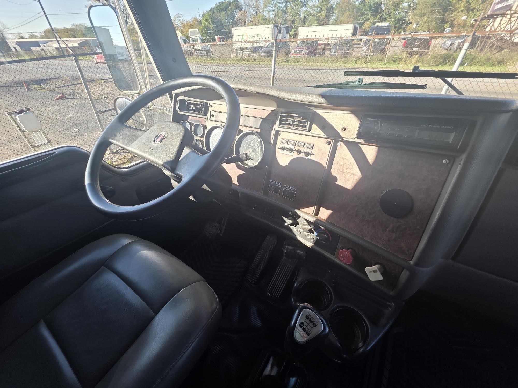 2003 KENWORTH T300 11051535229 2003 KENWORTH T300 11051535229